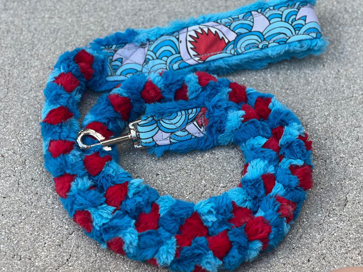 5 ft clip leash made with recycle canvas  thinners style s
